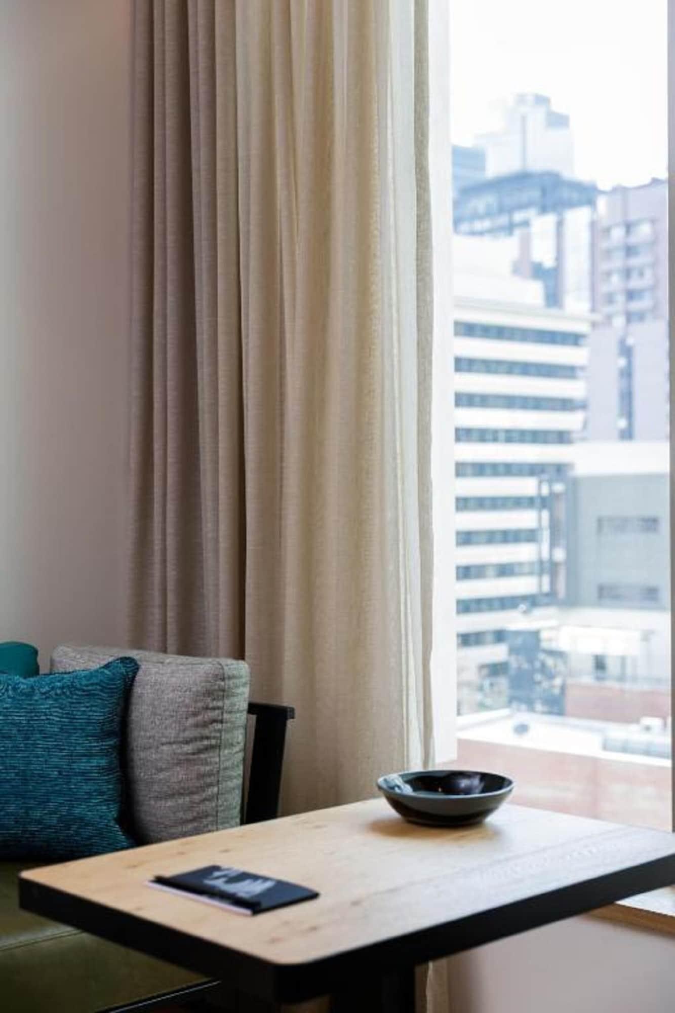 Qt Melbourne Hotel Eksteriør billede A curtain
