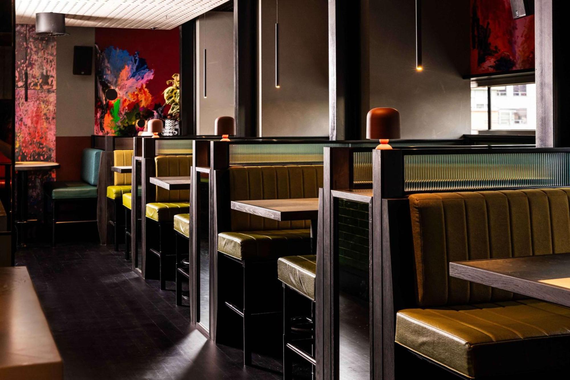 Qt Melbourne Hotel Eksteriør billede Interior of a typical restaurant