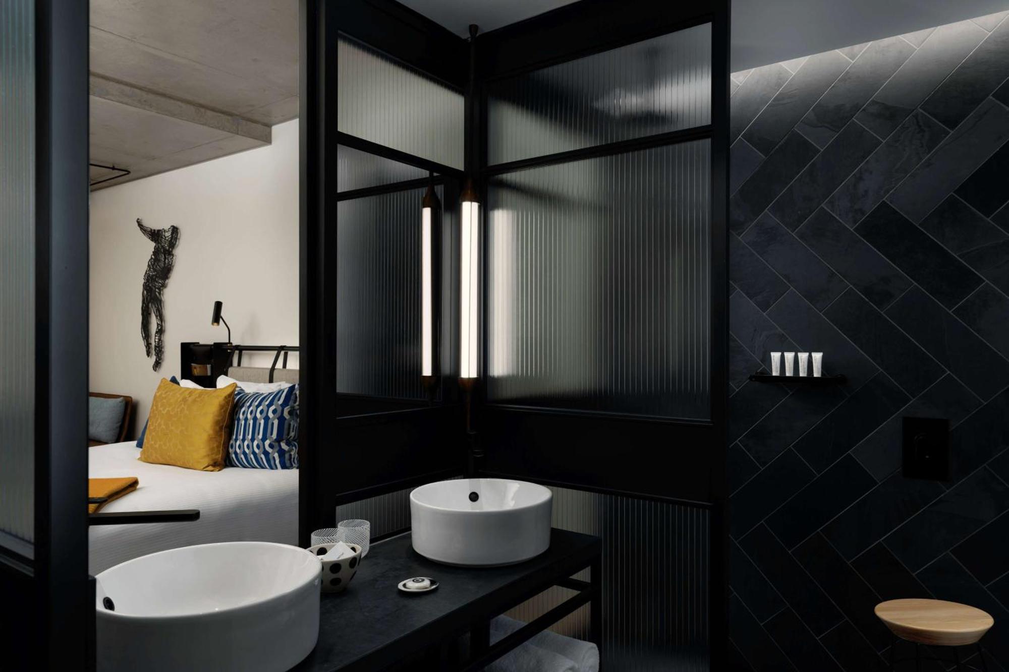 Qt Melbourne Hotel Eksteriør billede Bathroom