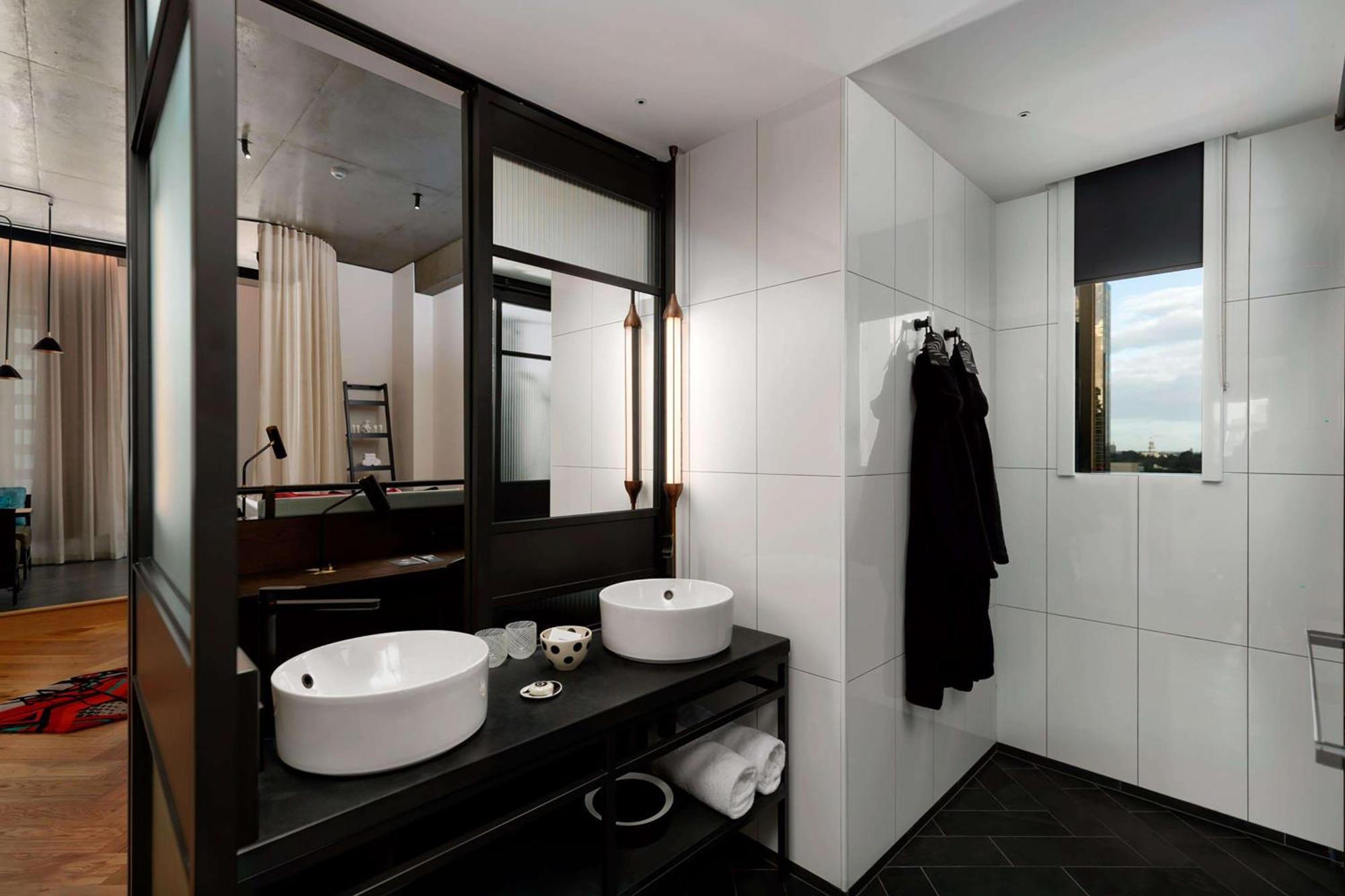 Qt Melbourne Hotel Eksteriør billede Bathroom